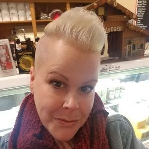 Meet your Posher, Jen